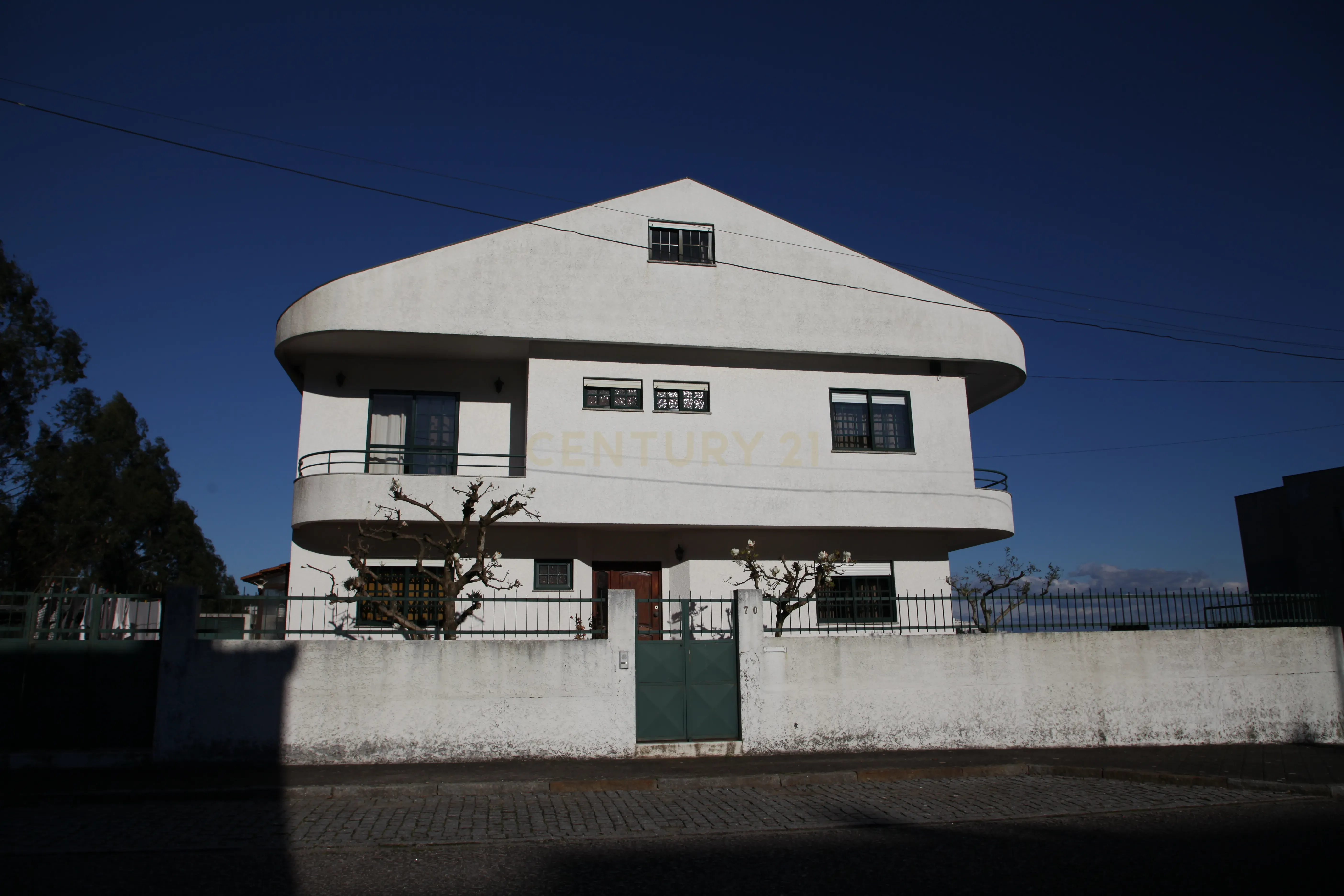 Excelente moradia em zona calma e central de Vila Nova de Gaia - Image 4